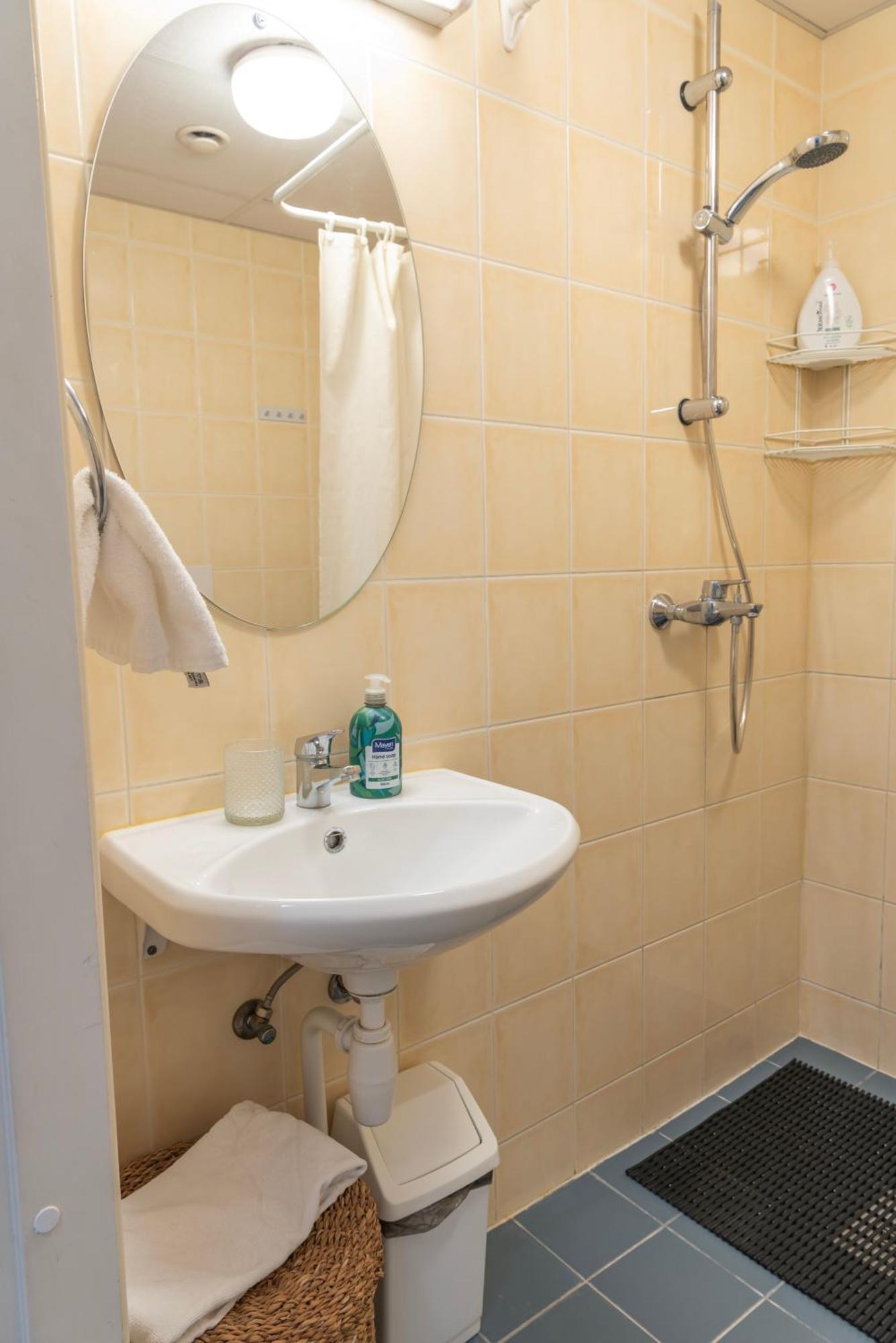 Wilde Guest Apartments Uelikooli 6 Tartu Buitenkant foto